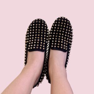 Evesquares London balck studded loafers
